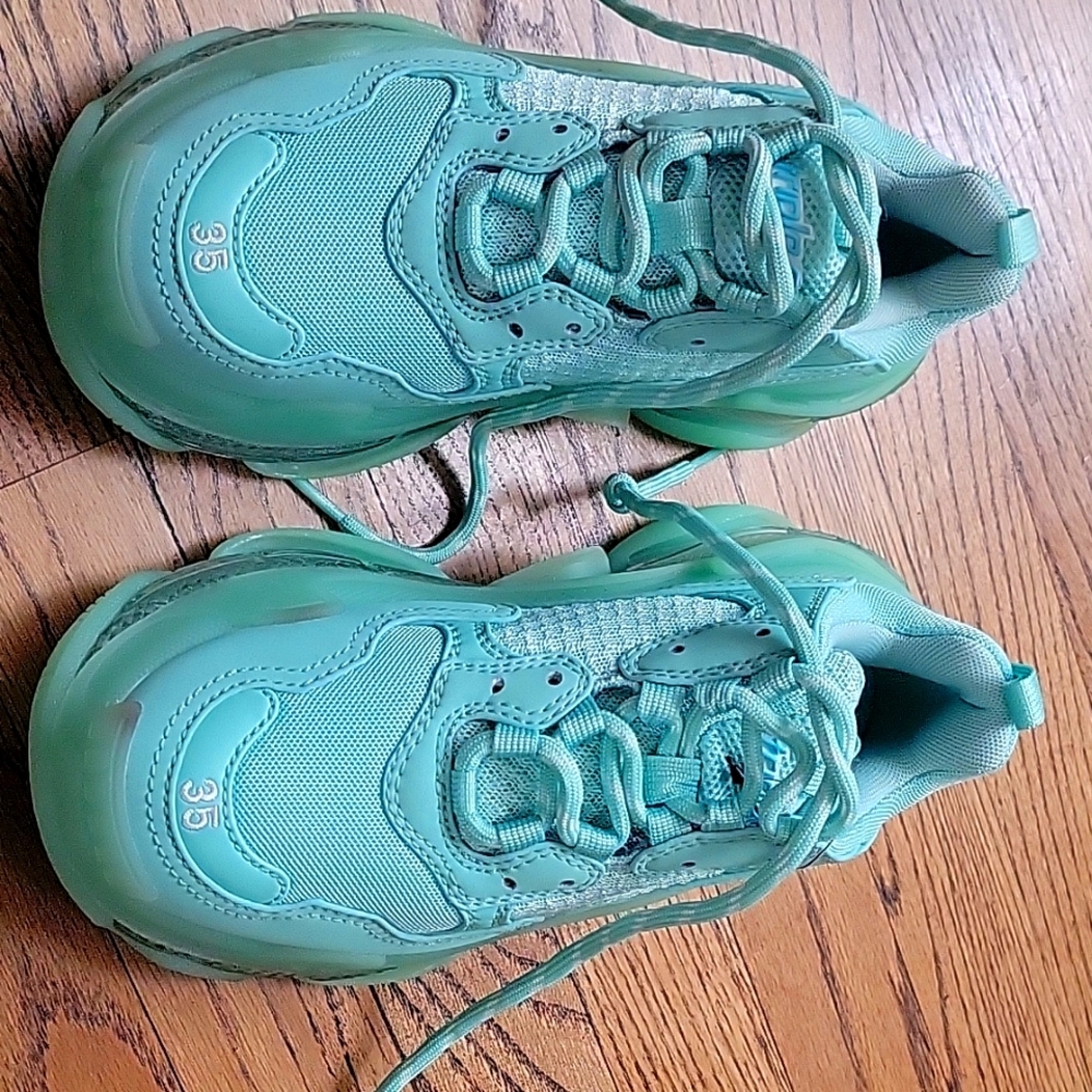 Women size 5 new Balenciaga